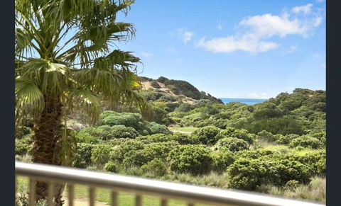 Absolute Beachfront Retreat On The Esplanade - Accommodation Georgetown 2
