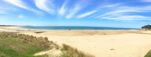 Absolute Beachfront Retreat On The Esplanade - Accommodation Georgetown 3