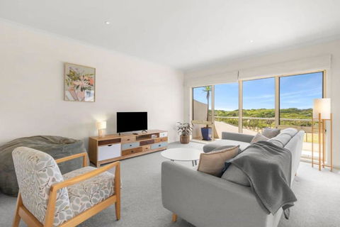 Absolute Beachfront Retreat On The Esplanade - Accommodation Georgetown 0