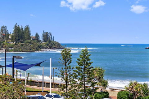 Absolute Beachfront Rolling Surf Resort - Accommodation Georgetown 0