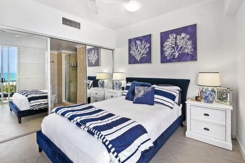 Absolute Beachfront Rolling Surf Resort - Accommodation Georgetown 4