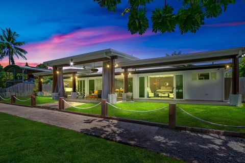 Absolute Beachfront WongaBelle- Pet Friendly - Accommodation Georgetown 0