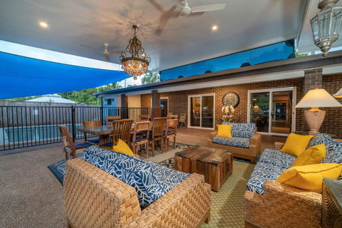 Absolute Beachfront WongaBelle- Pet Friendly - Accommodation Georgetown 3