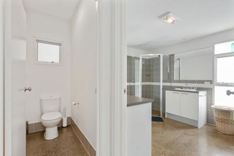 Absolute Luxury Beachfront - Middleton - BYO Linen - Accommodation Georgetown 3