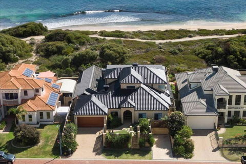 Absolute Oceanfront Retreat - Accommodation Georgetown 0