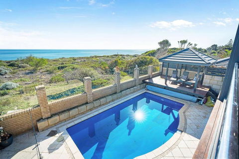 Absolute Oceanfront Retreat - Accommodation Georgetown 1