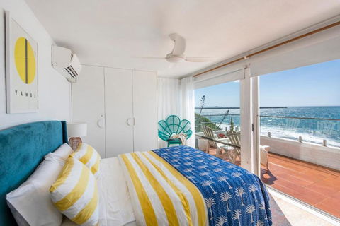 Absolute Oceanfront Yamba - Oceanstays - Accommodation Georgetown 4