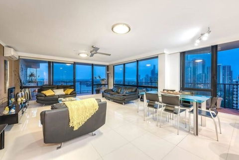 ABSOLUTE Riverfront 2br Apt, Views From Every Room - Accommodation Georgetown 1