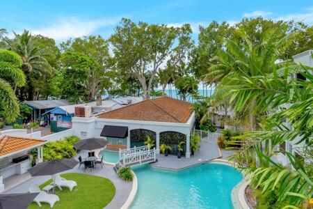 Absolute Superb Location Ocean Views Beachfront - Accommodation Georgetown 0