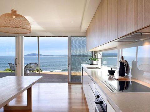 Absolute Waterfront - Accommodation Georgetown 2