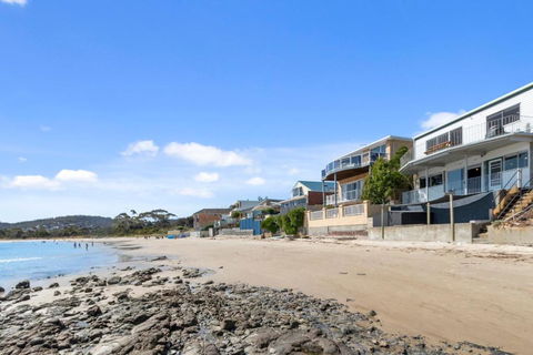 Absolute Waterfront Only 15 Minutes From Hobart - Accommodation Georgetown 0