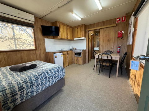 Acacia Caravan Park & Holiday Units - Accommodation Georgetown 4