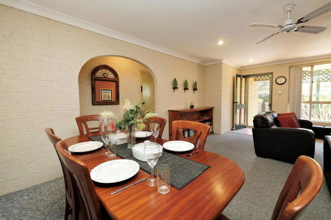 Acacia - Accommodation Georgetown 1