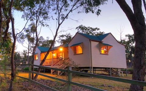 Accommodation Creek Cottages & Sundown View Suites - Accommodation Georgetown 1