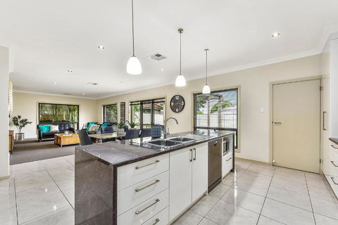 Accommodation On Lansell 1 Being Unit 1 Of 6 Lansell Street - Accommodation Georgetown 0