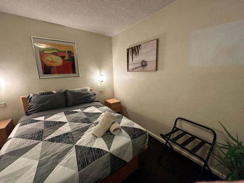 Acland Street Studio Apartment FREE PARKING - Accommodation Georgetown 1