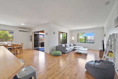 Across The Way, Golf And Beach Heaven - Accommodation Georgetown 2