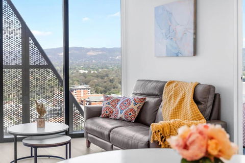 Adelaide CBD Oasis - 2BR Realm Retreat - Level 19 - Accommodation Georgetown 1