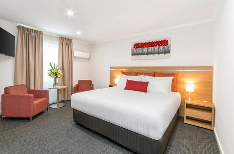 Adelaide Royal Coach - Accommodation Georgetown 0