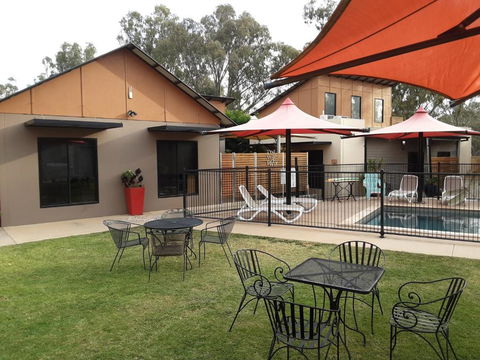 Adelphi Apartment 2- Poolside Or Apartment 2A- King Studio - Accommodation Georgetown 0