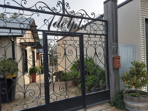 Adelphi Apartment 2- Poolside Or Apartment 2A- King Studio - Accommodation Georgetown 1