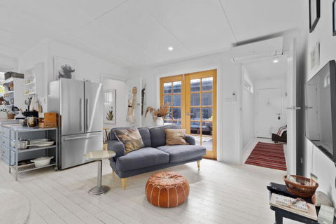 Adrift - Pet-friendly - 5 Min Walk To Bay - Rustic Charm - Accommodation Georgetown 1