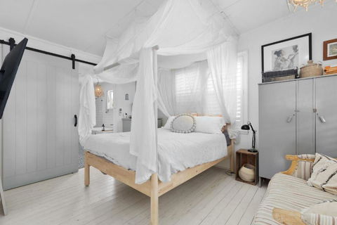 Adrift - Pet-friendly - 5 Min Walk To Bay - Rustic Charm - Accommodation Georgetown 2