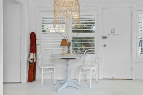 Adrift - Pet-friendly - 5 Min Walk To Bay - Rustic Charm - Accommodation Georgetown 3