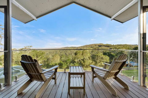 Affinity Luxury Studio With Spa And Amazing Views - Accommodation Georgetown 1