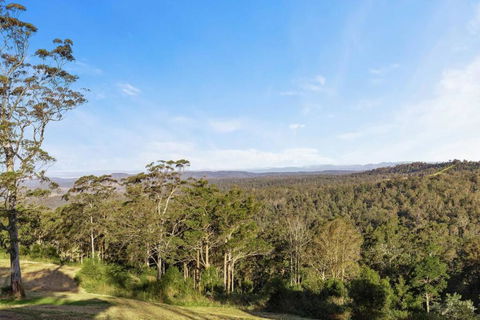 Affinity Luxury Studio With Spa And Amazing Views - Accommodation Georgetown 2
