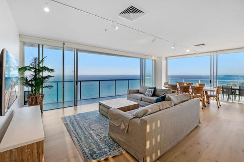 Air On Broadbeach 2 Level Private Apartment - CoastHM - Accommodation Georgetown 0