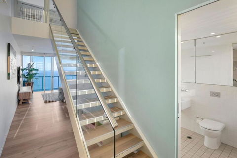 Air On Broadbeach 2 Level Private Apartment - CoastHM - Accommodation Georgetown 4