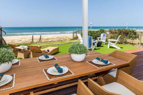 Absolute Beachfront Family Size Home - Accommodation Georgetown 2