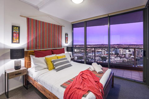 African Escape On Level 38 - Balcony With Views - Accommodation Georgetown 2