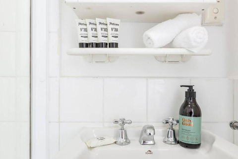 Acland Central Studio - A Cosy St Kilda Escape - Accommodation Georgetown 3