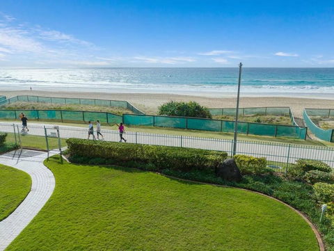 Absolute Beachfront Apartment 3B Pool Spa - Accommodation Georgetown 0