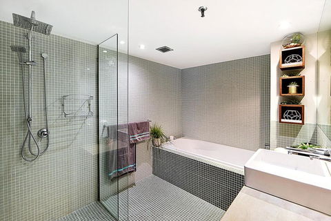 Absolute Beachfront Apartment 3B Pool Spa - Accommodation Georgetown 1