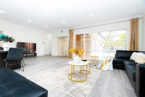 Adelaide Escape And Business-3Bath Full Kitchen Fast Wifi 3TV-for Large Families And Group - Accommodation Georgetown 0