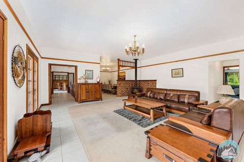 Aircabin - KANGY ANGY - Rural Retreat 4 Bedrooms - Accommodation Georgetown 1