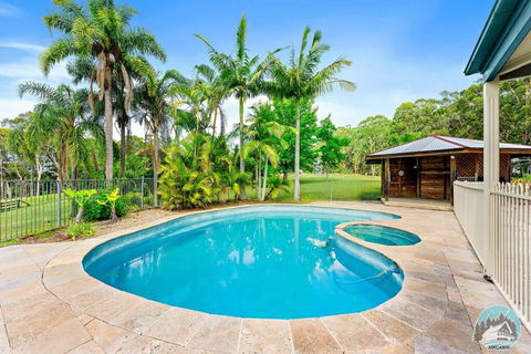 Aircabin - KANGY ANGY - Rural Retreat 4 Bedrooms - Accommodation Georgetown 4