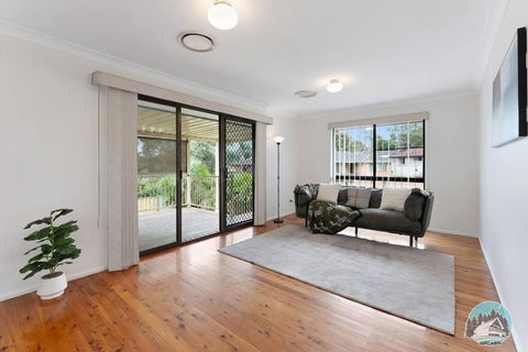 Aircabin - Marayong - Convenient - 3 Beds House - Accommodation Georgetown 1