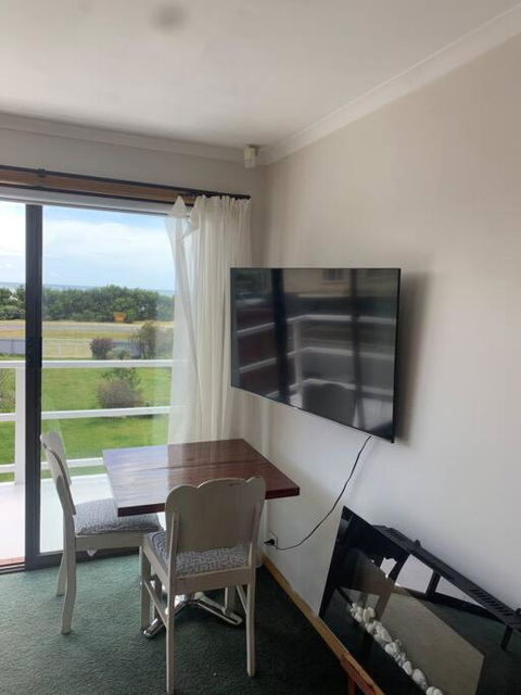 Al Mare - Mediterranean 4BR Retreat By The Sea - Accommodation Georgetown 3