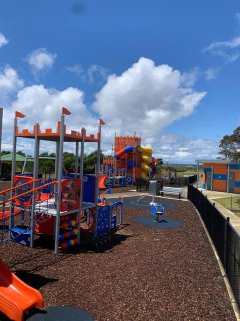 Al Mare - Mediterranean 4BR Retreat By The Sea - Accommodation Georgetown 4