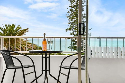 Alex Beach Apt Bilgola4 - Accommodation Georgetown 0
