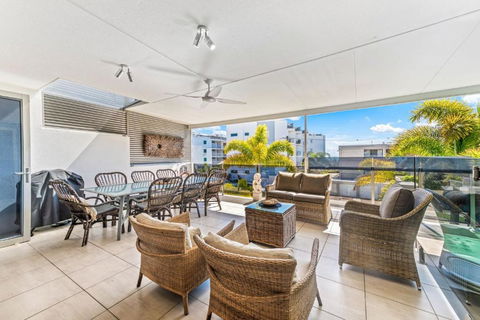 Alex Beach House, 100 Steps To The Sand, With Ocean Views - Accommodation Georgetown 1