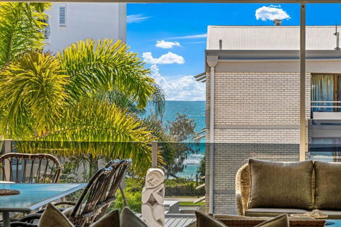 Alex Beach House, 100 Steps To The Sand, With Ocean Views - Accommodation Georgetown 0