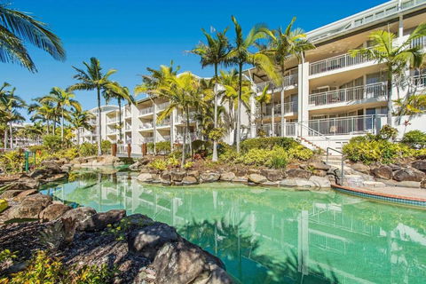 Alexandra Beach Resort Couples Escape - CoastHM - Accommodation Georgetown 0