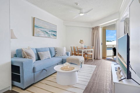 Alexandra Beach Resort Couples Escape - CoastHM - Accommodation Georgetown 1