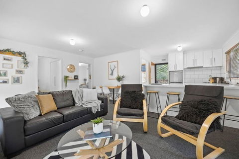 Algona Views - Accommodation Georgetown 0