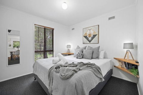Algona Views - Accommodation Georgetown 2